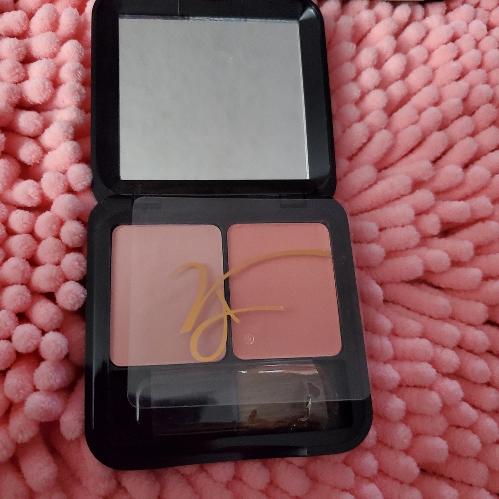 Victoria Jackson Blushers RED
